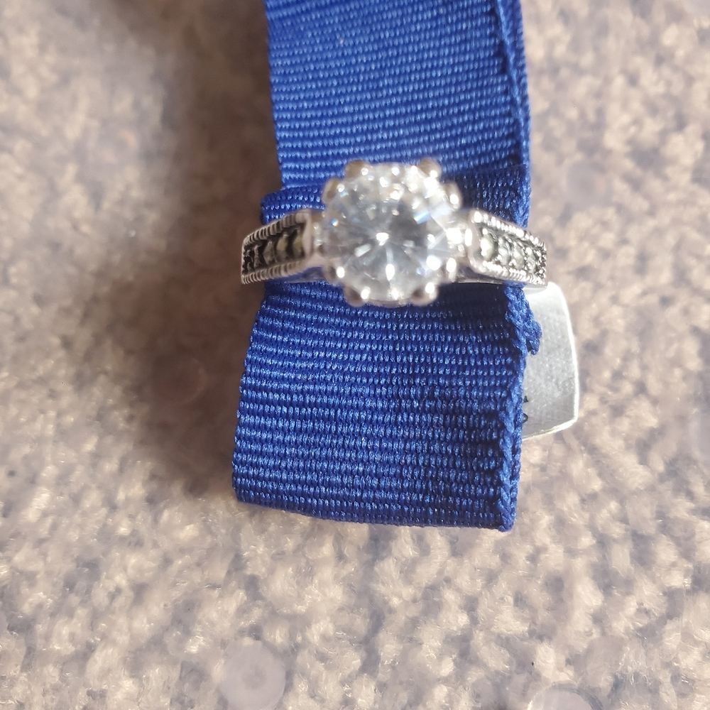 Women's ring